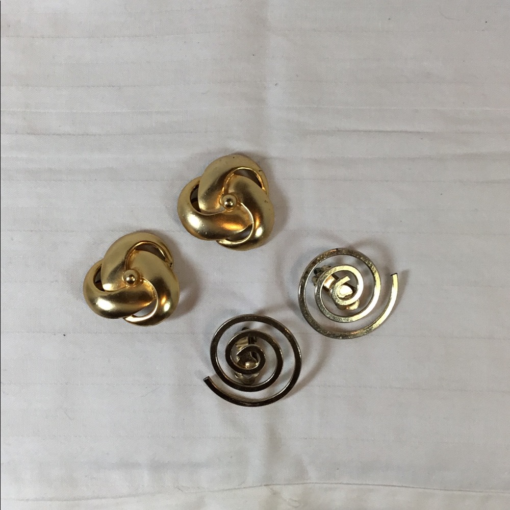 Pair of woman’s earrings